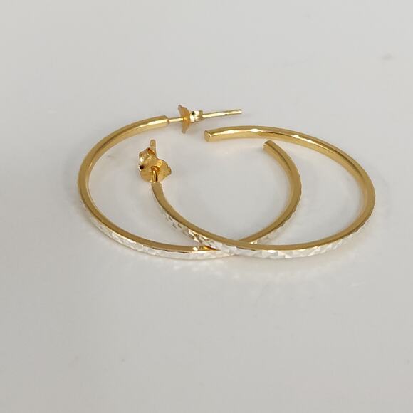 Elegant 925 Sterling Silver & Gold Tone Diamond Cut Hoop Earrings - Picture 9 of 11